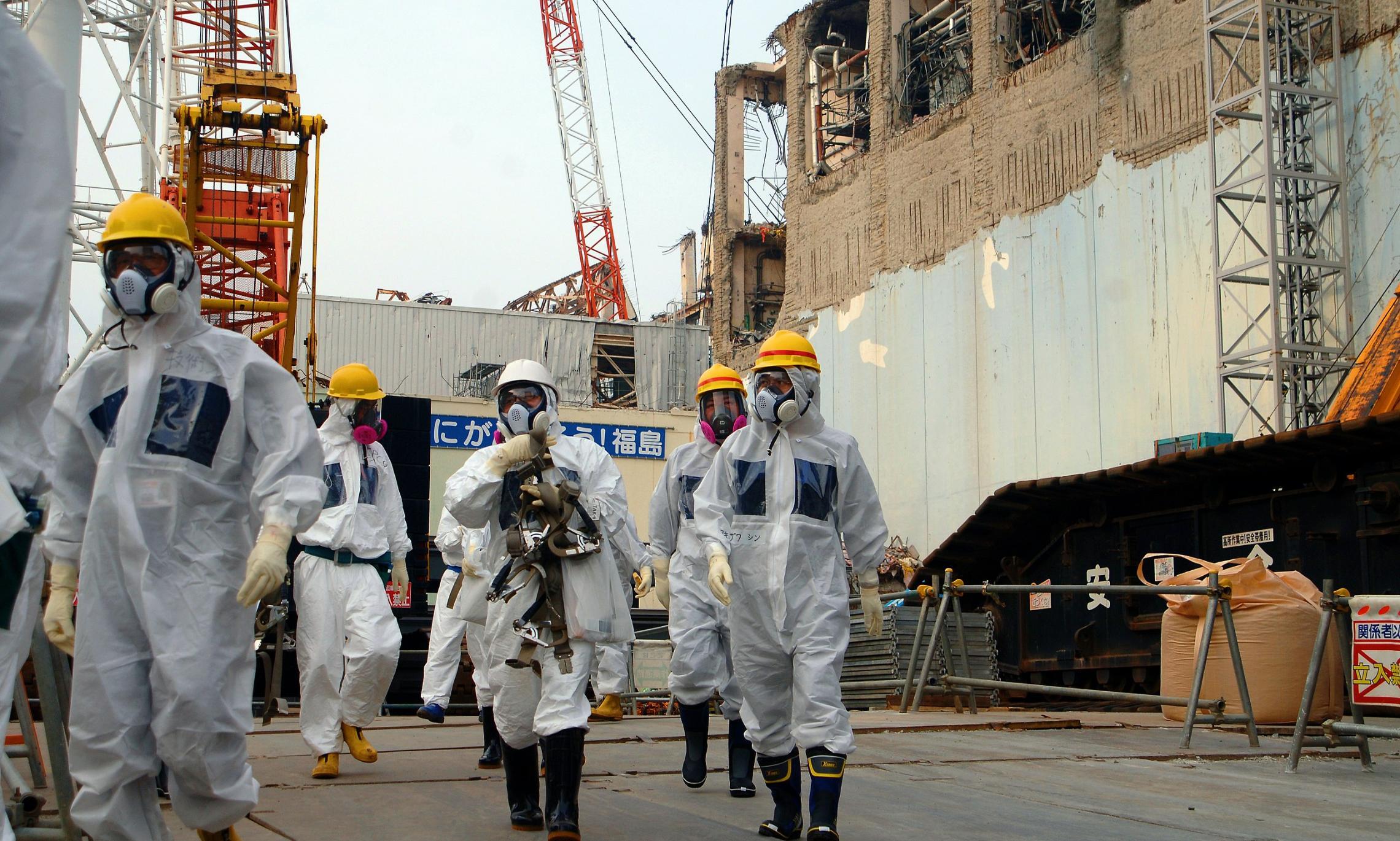 Инспекторы МАГАТЭ изучают последствия инцидента в Фукусиме. Фото IAEA (CC BY-SA 2.0)